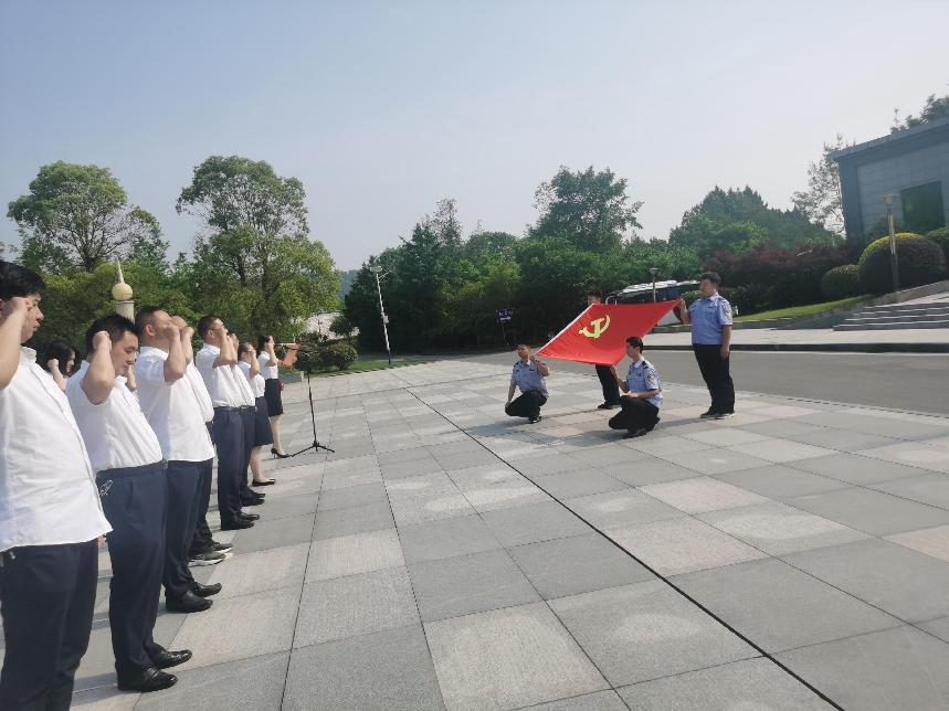 走進(jìn)廉政教育基地，以案為鑒警鐘長鳴
